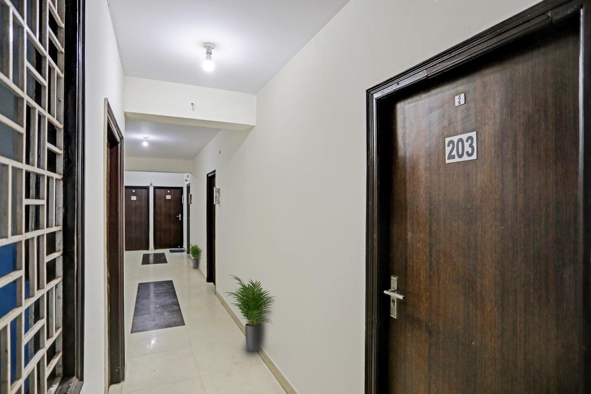 Hotel O Kalkaji Delhi New Delhi Exterior photo